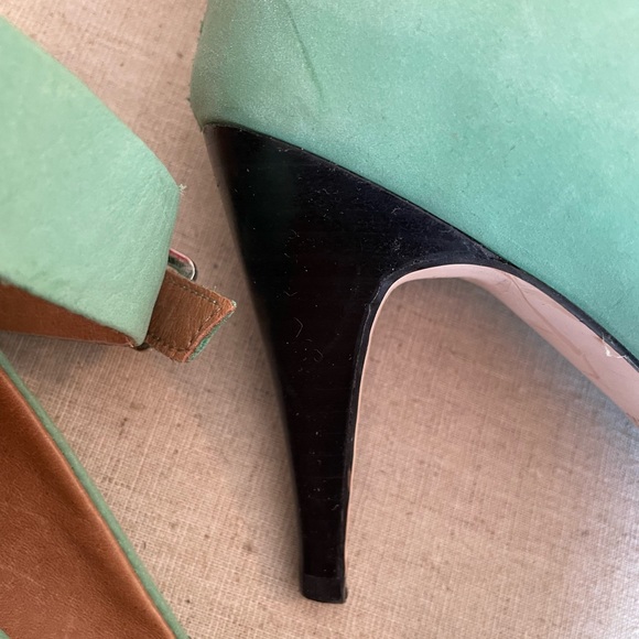 Schuler and Sons of Philadelphia, 2 tone Suede Pumps with Ankle Strap, 7.5 - Picture 13 of 15